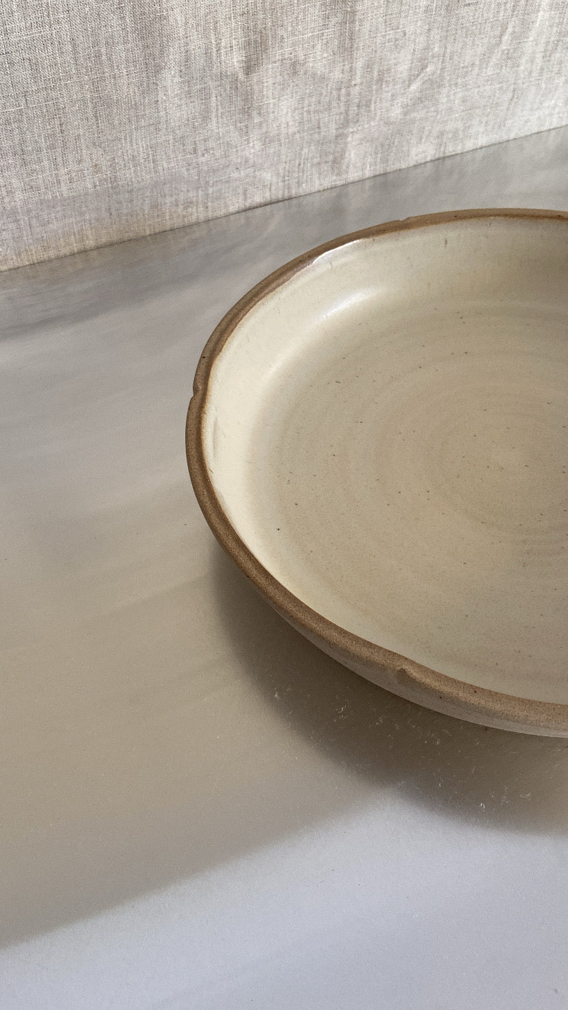 Low Bowl – Subtle Flower large - beige