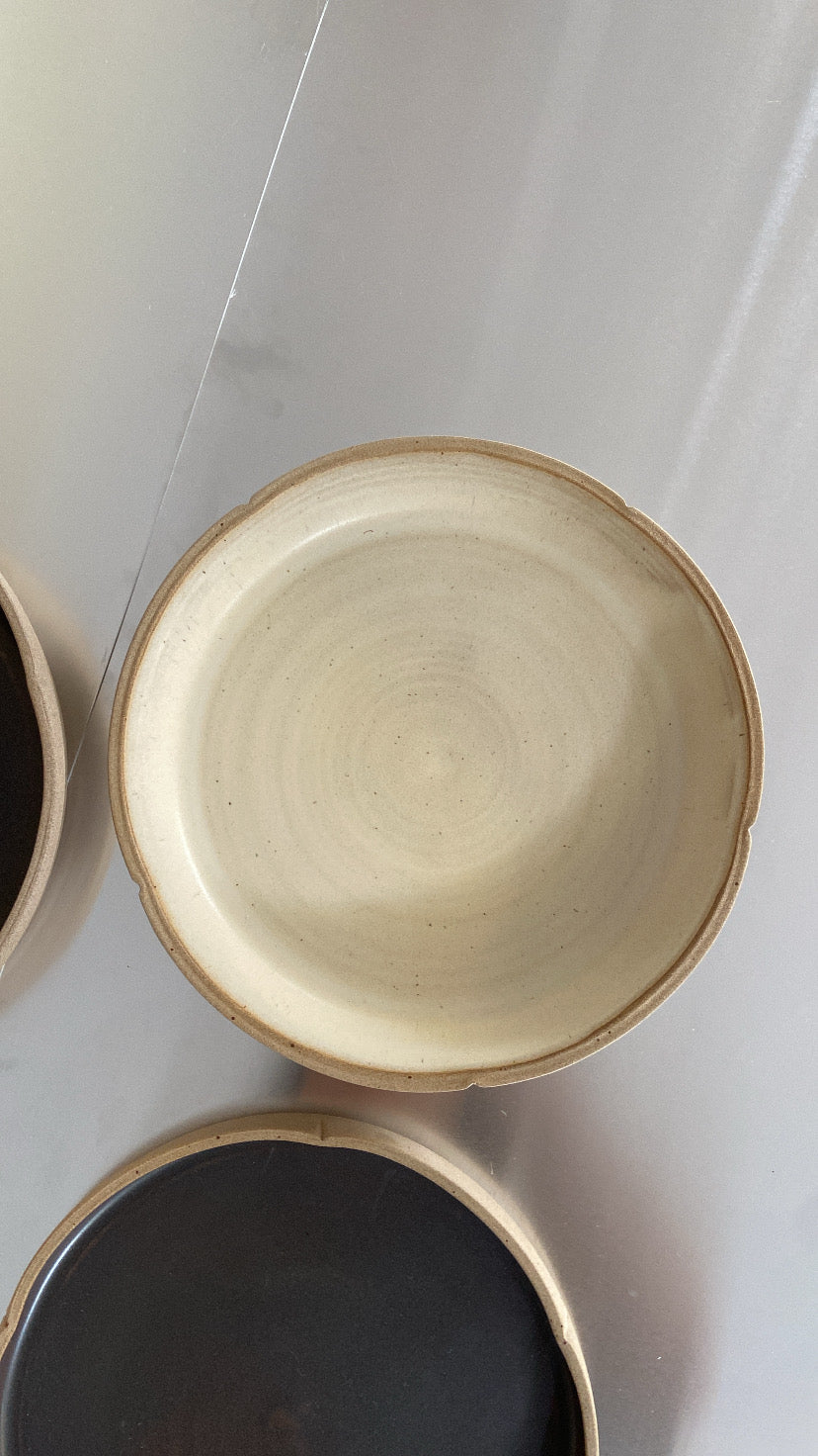 Low Bowl – Subtle Flower large - beige