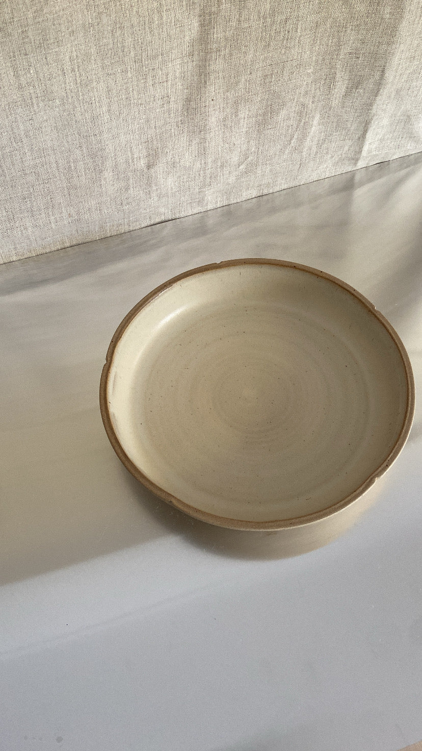 Low Bowl – Subtle Flower large - beige