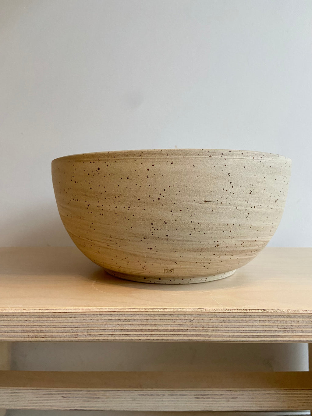 Elevated large bowl