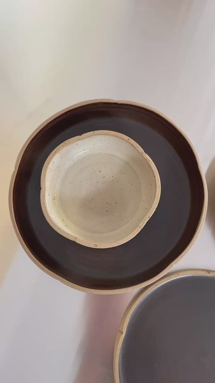 Low Bowl – Subtle Flower large - beige